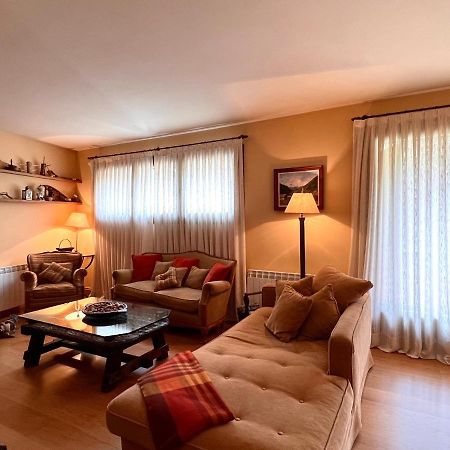 Apartament De La Vall Ferrera - L'Amfitriona Areu Exteriör bild