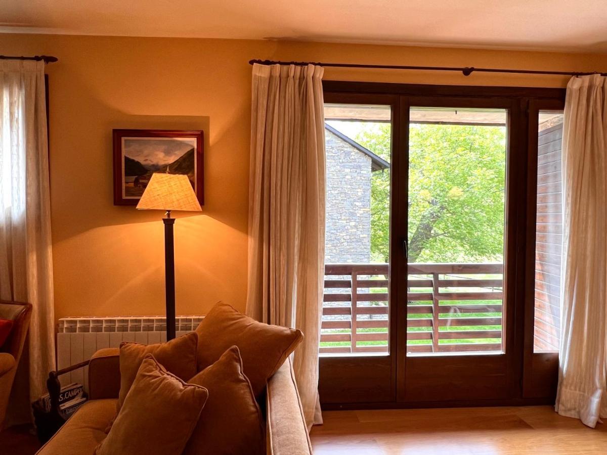 Apartament De La Vall Ferrera - L'Amfitriona Areu Exteriör bild