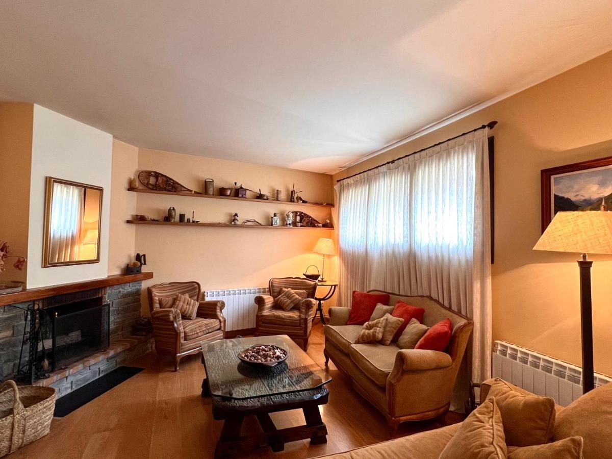 Apartament De La Vall Ferrera - L'Amfitriona Areu Exteriör bild