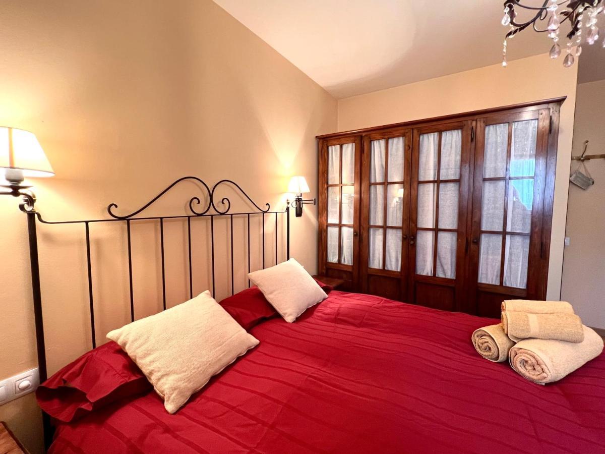 Apartament De La Vall Ferrera - L'Amfitriona Areu Exteriör bild