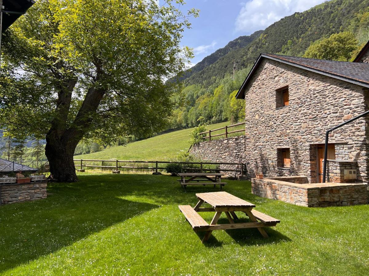 Apartament De La Vall Ferrera - L'Amfitriona Areu Exteriör bild