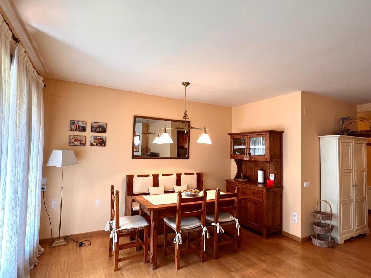 Apartament De La Vall Ferrera - L'Amfitriona Areu Exteriör bild